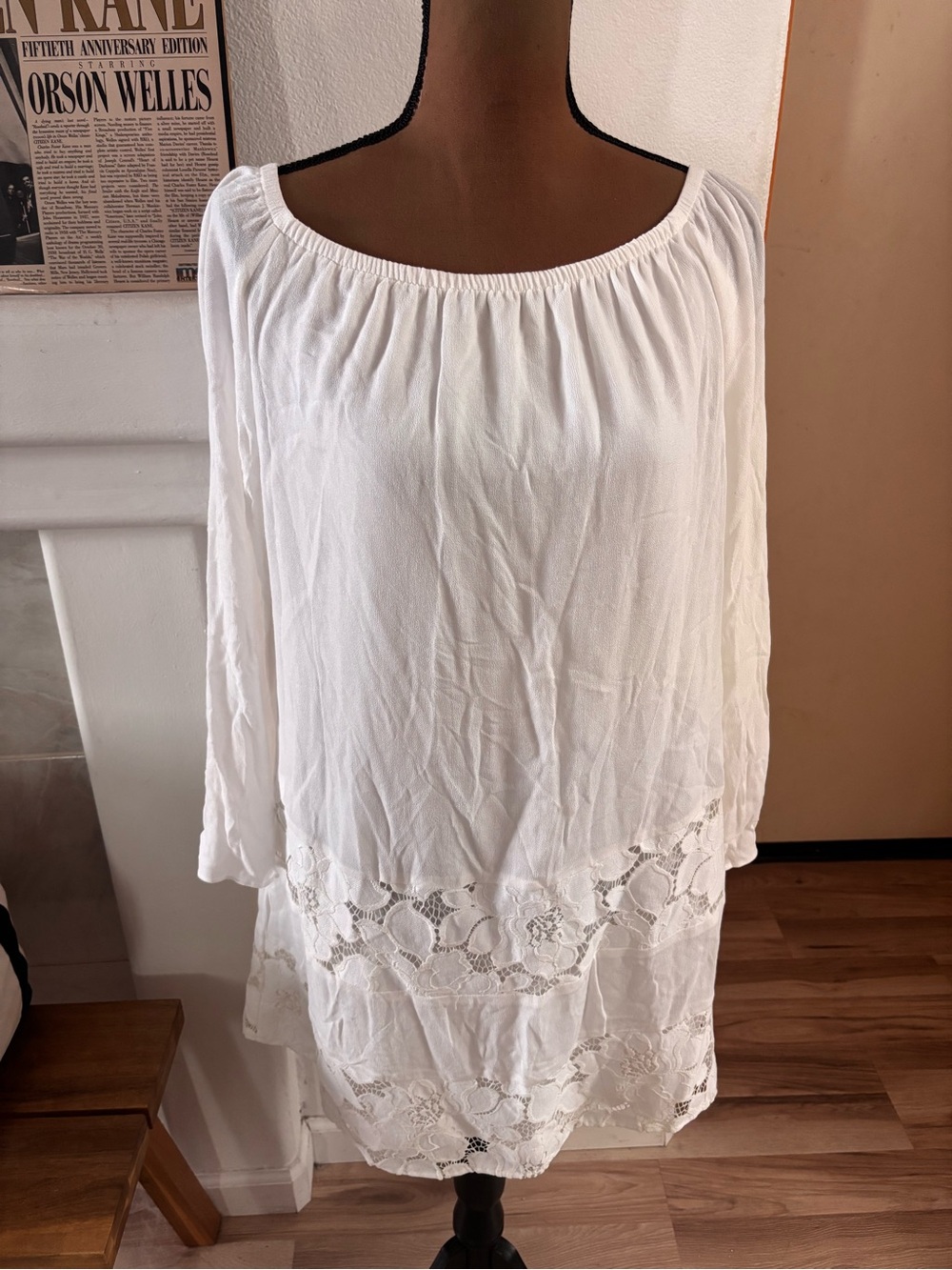 Off the Shoulder Dress in White SZ S BCBGENERATION Fully Lined Flower Appliqué.